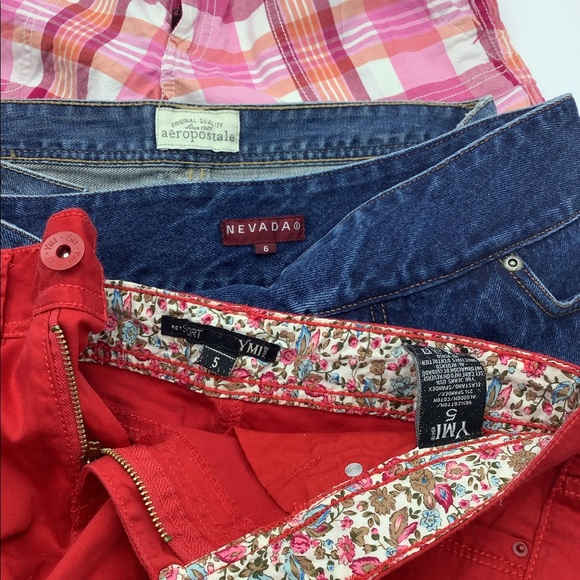 SHORTS 🩳.. LADIES . TOTAL OF 5 ..EUC - Picture 3 of 8